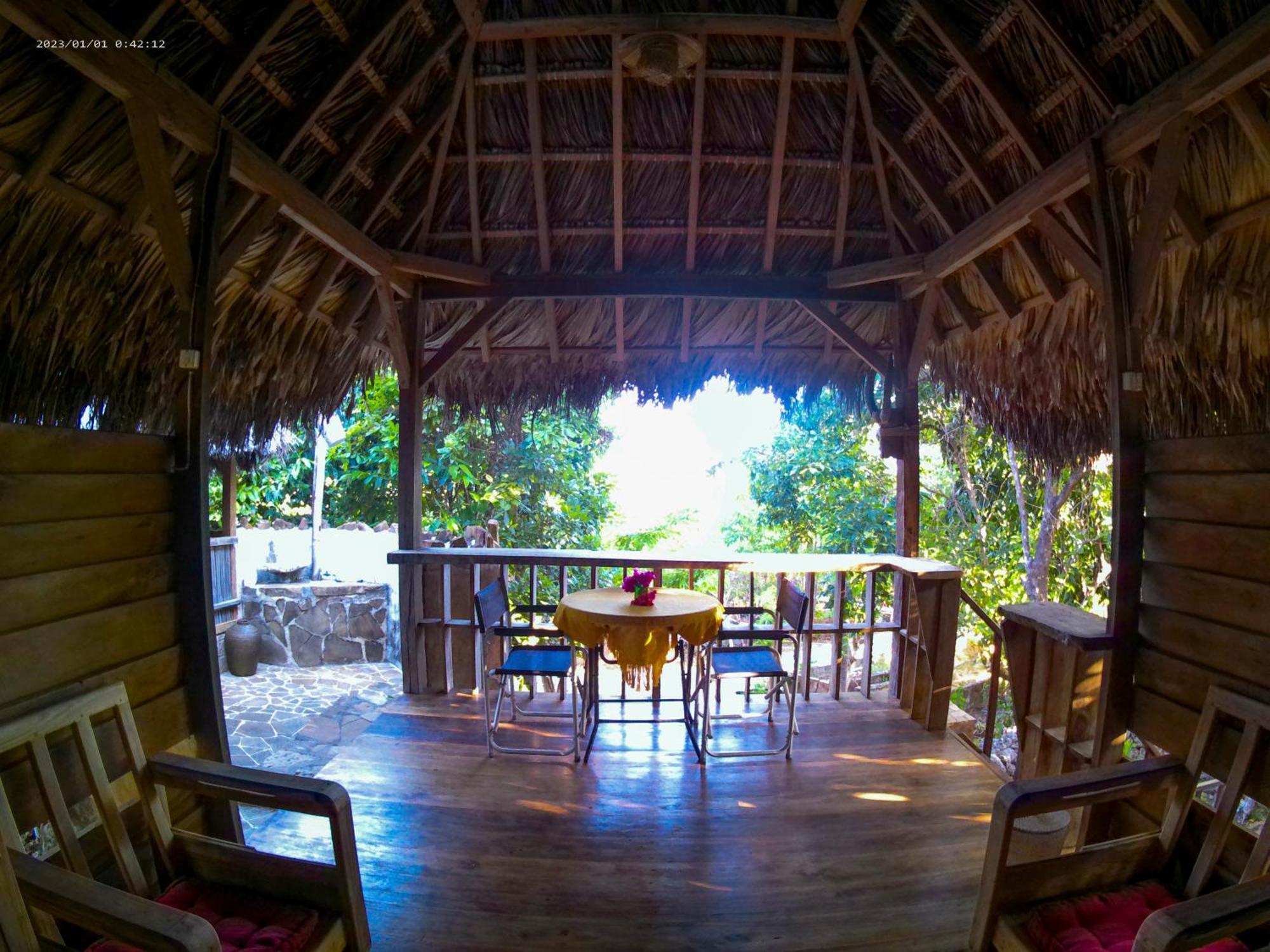 Utopia Rote Lodge Нембрала Экстерьер фото