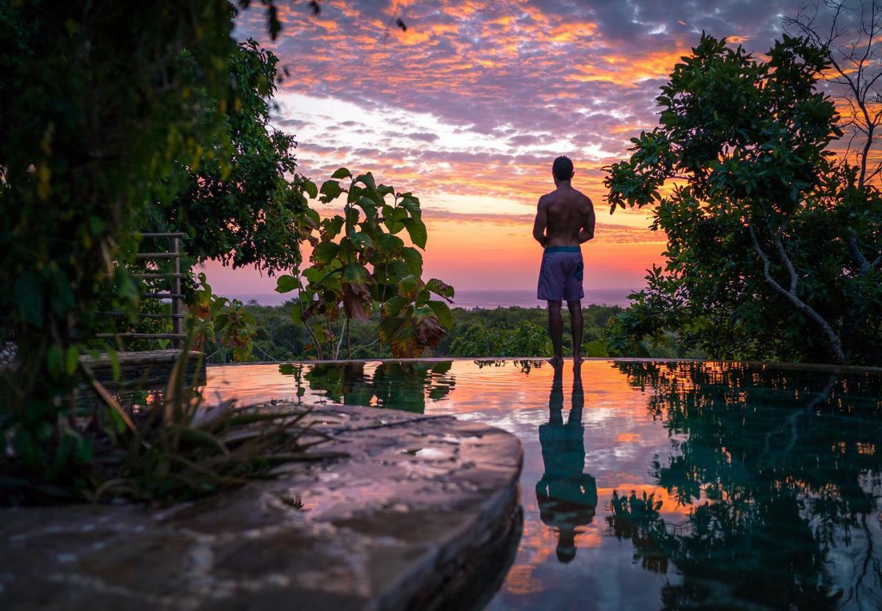 Utopia Rote Lodge Нембрала Экстерьер фото