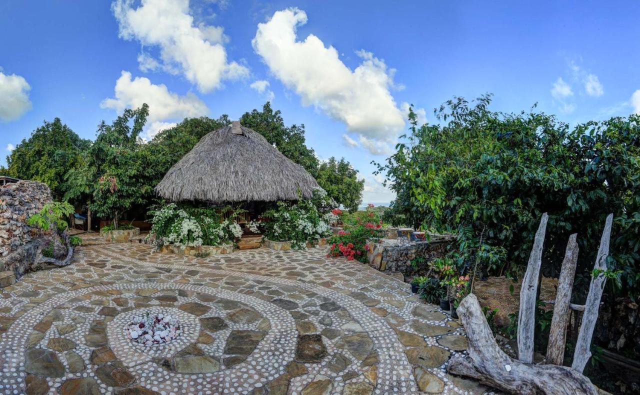 Utopia Rote Lodge Нембрала Экстерьер фото